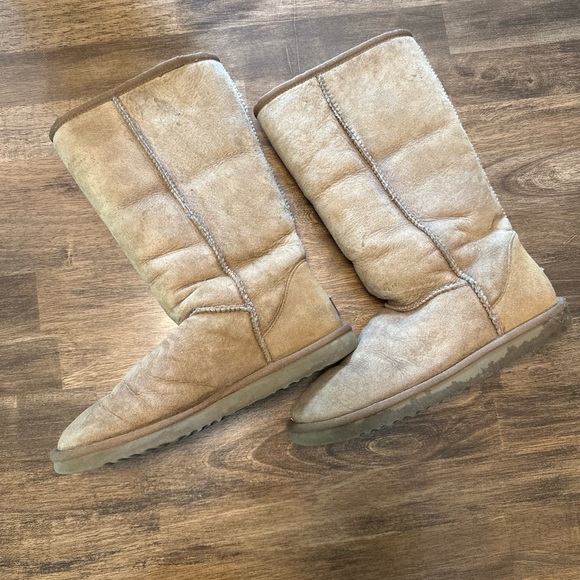 UGG Classic Tall Boot - Picture 3 of 4